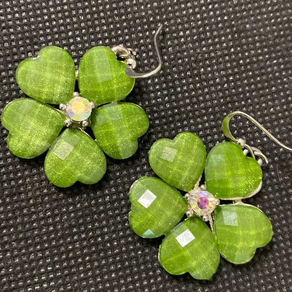 Vintage Large Shamrock Floral with center rhinestone dangling pierced earrings - Picture 3 of 5